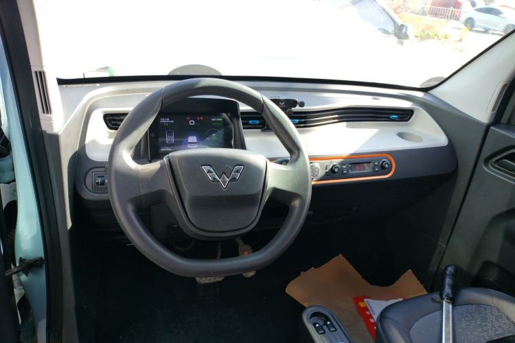 Used Wuling Hongguang MINIEV 2020 Zizai Version Lithium-NMC Center Console