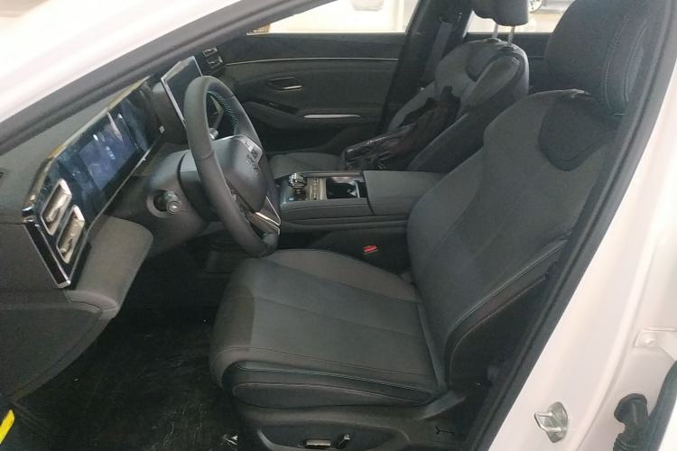 Used BYD Qin L 2024 DM-i 120KM Beyond Model
