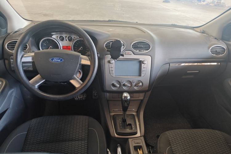 Used Ford Focus 2013 Hatchback Classic 1.8L Automatic Base Model Center Console