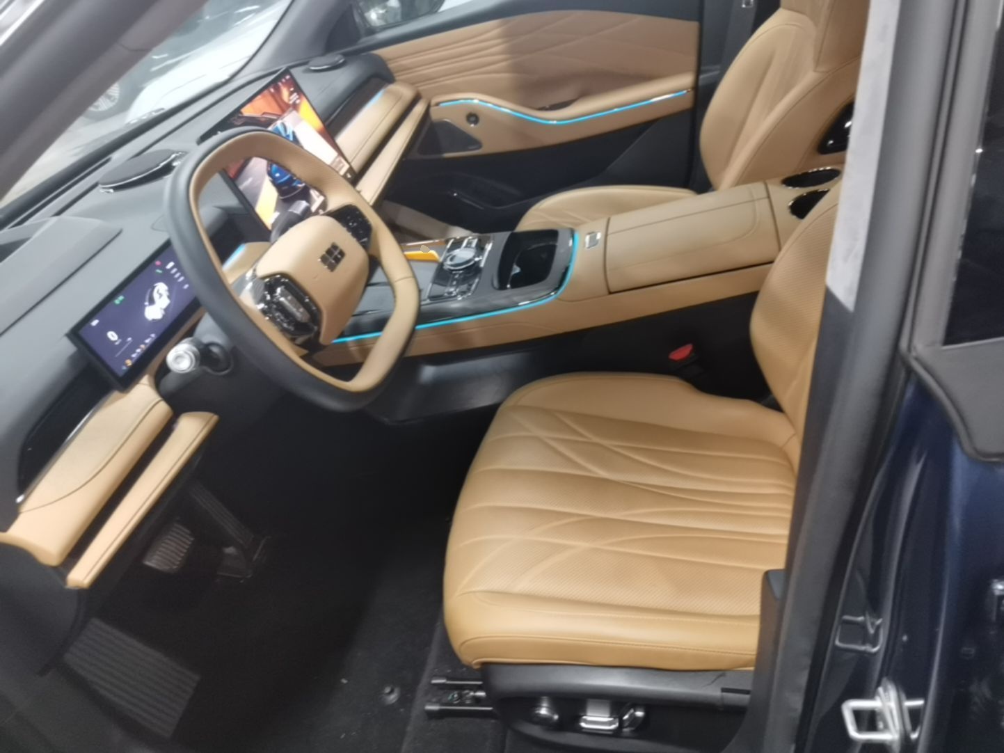 Geely Galaxy 8 2025 130km EM-P Starship Edition — снимка 17