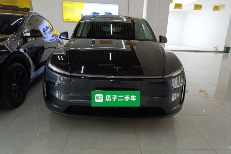 Used Tesla Model Y 2025 Long-Range All-Wheel-Drive Version