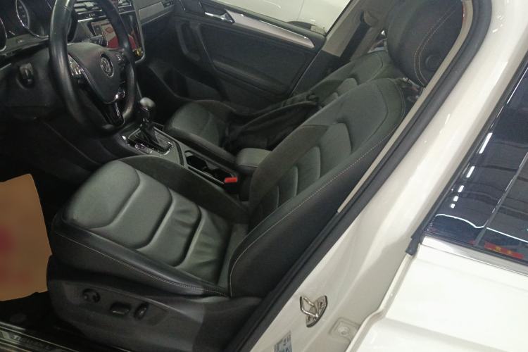 Used Volkswagen Tiguan L 2019 330TSI Automatic Two-Wheel Drive Panoramic Comfort Edition China VI Standard
