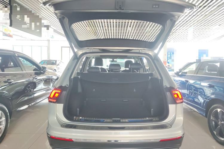 Used Volkswagen Tiguan L 2019 Revised 330TSI Automatic Two-Wheel Drive Smart & Luxury Edition China VI Standard

