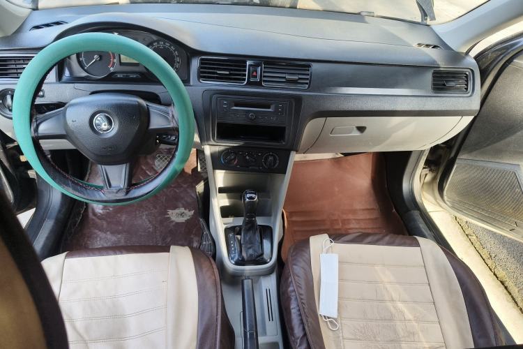 Used Skoda Rapid 2013 1.6L Automatic Enjoyment Model
