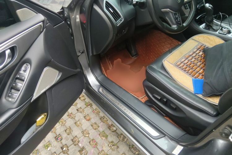 Used Infiniti Q50L 2018 2.0T Enjoyment Version China VI Standard Driver Seat