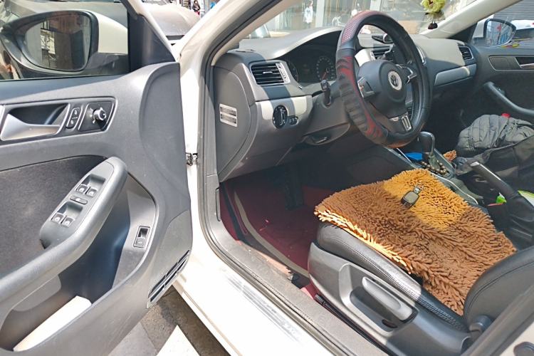 Used Volkswagen Sagitar 2014 Revised Version 1.6L Automatic Leading Edition Driver Seat