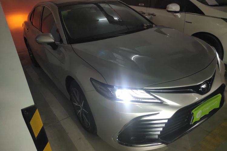 Used Toyota Camry 2021 2.5G Luxury Edition Front Right 45 Deg