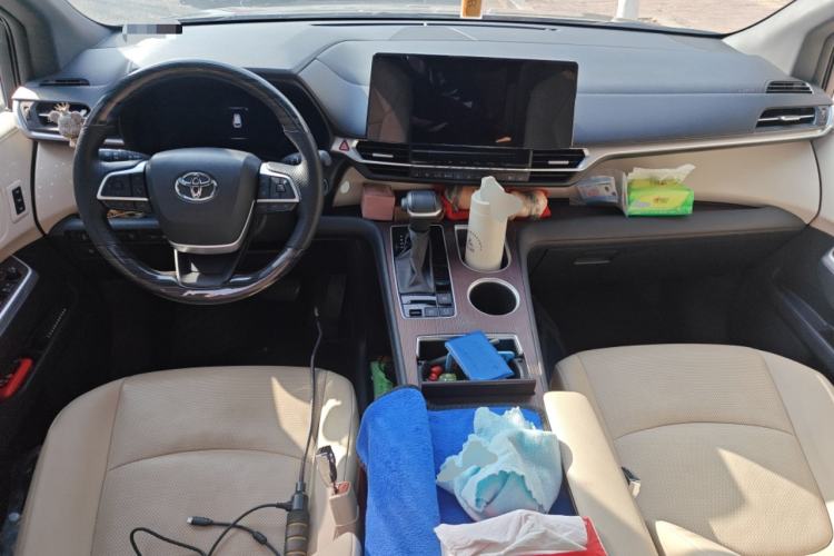 Used Toyota Granvia 2023 2.5L Hybrid Prestige PLUS Edition Center Console
