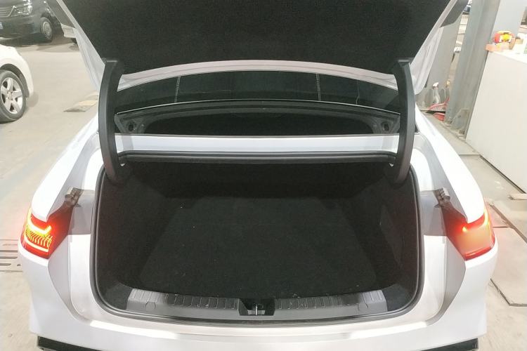 Used Geely Galaxy E8 2025 700 km Long-Range Intelligent Driving Version
