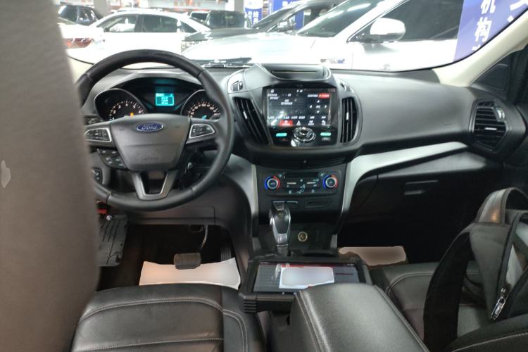 Used Ford Kuga 2018 EcoBoost 180 Two-Wheel-Drive Platinum Edition
