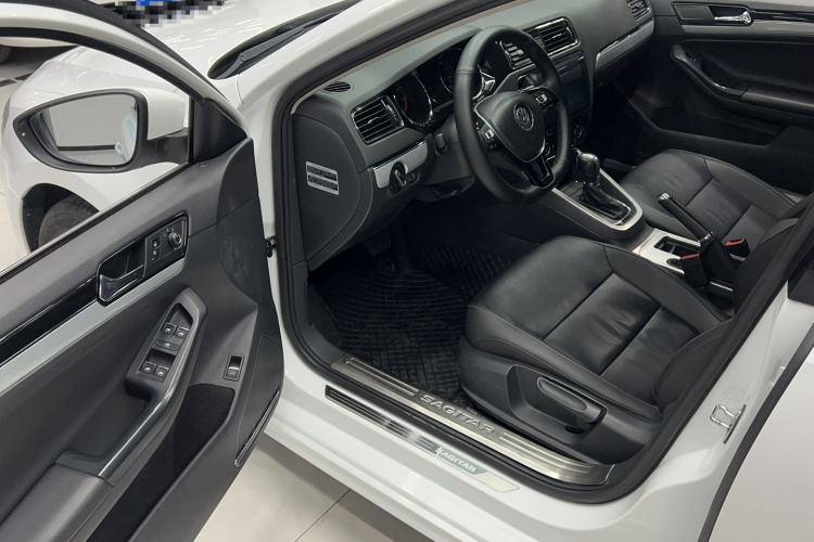 Used Volkswagen Sagitar 2015 1.6L Automatic Comfort Model