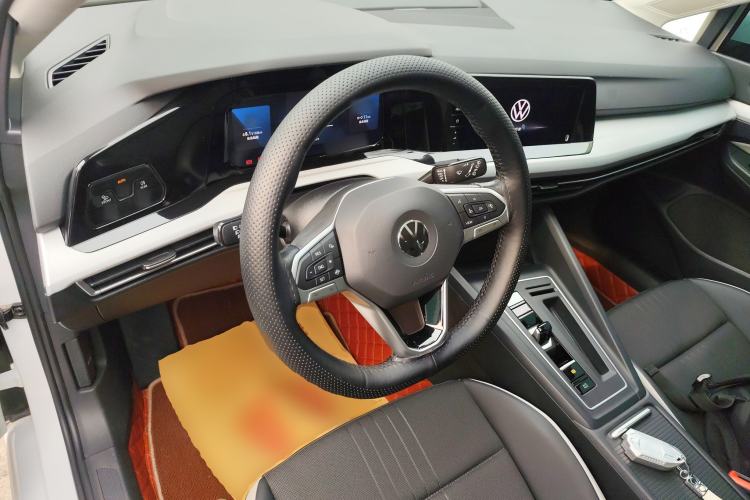 Used Volkswagen Golf 2021 280TSI DSG Pro Center Console