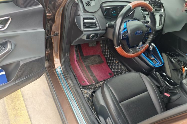 Used Ford Escort 2017 Happiness Edition 1.5L Automatic Fashion Version Driver Seat