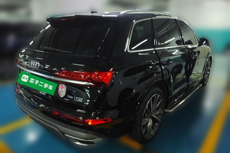 Used Audi Q7 2022 55 TFSI quattro S line Sport model
