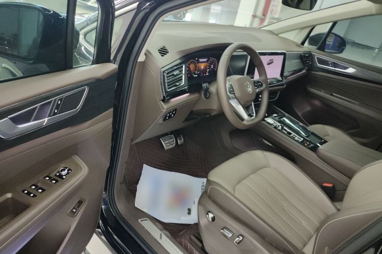 Used Volkswagen Viloran 2024 380TSI Luxury Edition
