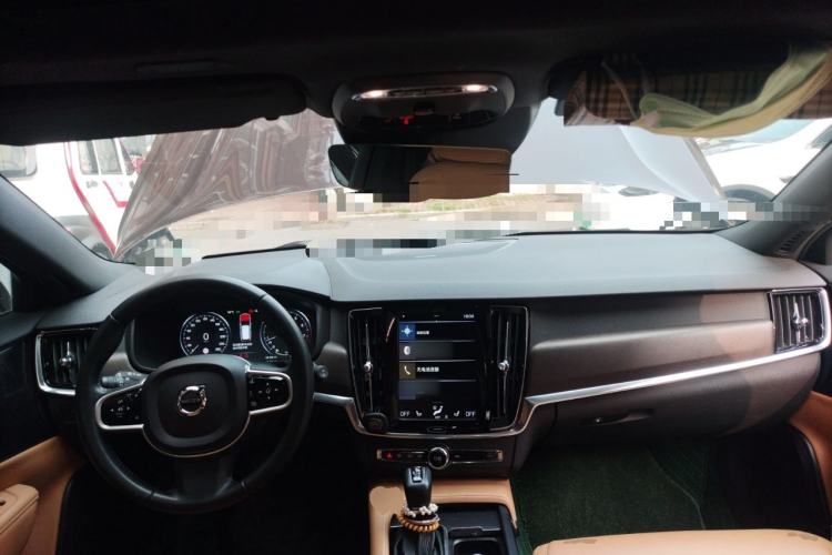 Used Volvo V90 2017 Cross Country T5 AWD Smart Range Edition