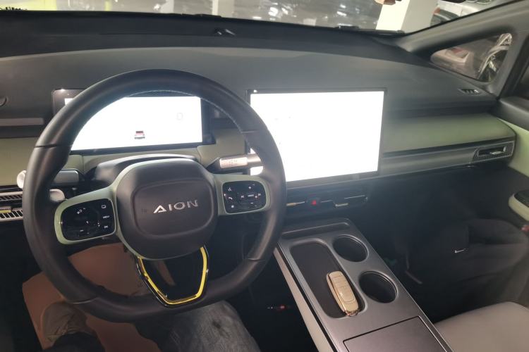 Used AION Y 2023 Younger Star Edition Center Console