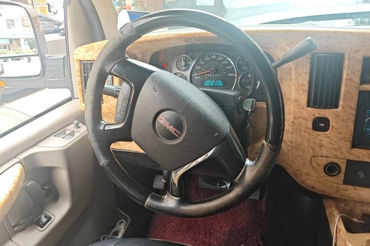 Used GMC SAVANA 2013 5.3L four-wheel-drive Leader Edition