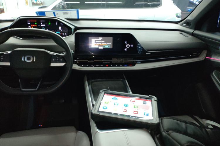 Used CHANGAN NEVO Q05 2025 Truly Delicious Version 125 Leading-Edge Edition Center Console