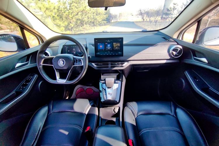 Used BYD Yuan New Energy 2019 EV535 Smart Connect Trendsetting Model Interior 2