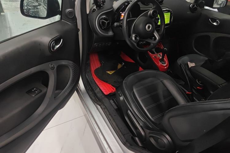 Used smart fortwo 2016 0.9T 66kW Hardtop Pioneer Edition
