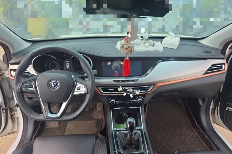 Used CHANGAN Eado 2018 1.6L GDI Manual Trendy Model China V Standard Center Console