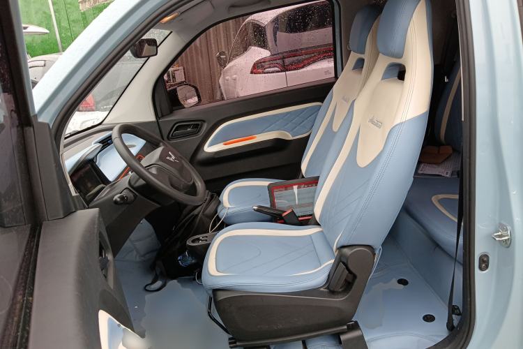 Used Wuling Hongguang MINIEV 2022 Zizai Version Lithium Iron Phosphate Left Front Seat