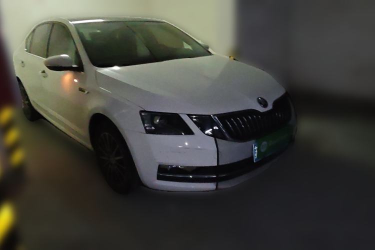 Used Skoda Octavia 2019 1.5L Automatic Smart Drive Luxury Edition China VI Standard