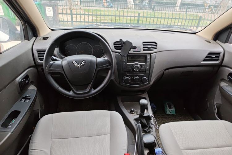 Used Wuling Hongguang 2020 1.2L S Base Model China VI LSI Center Console