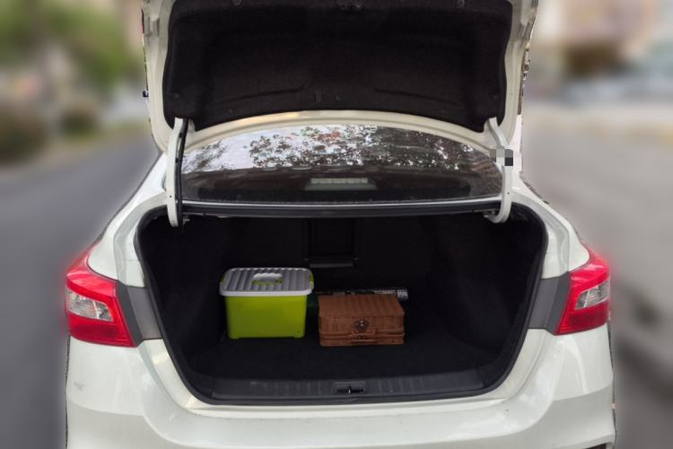 Used Nissan Sylphy 2016 1.6 XL CVT Deluxe Edition Trunk