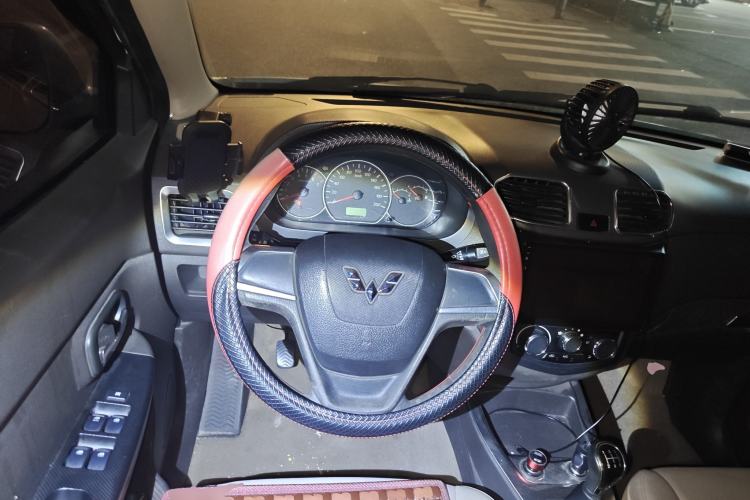 Used Wuling Hongguang 2015 1.5L S Basic Version China V Standard
