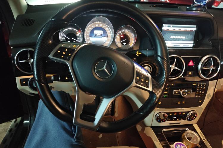 Used Mercedes-Benz GLK-Class 2015 GLK 300 4MATIC Luxury Ultimate Edition Steering Wheel