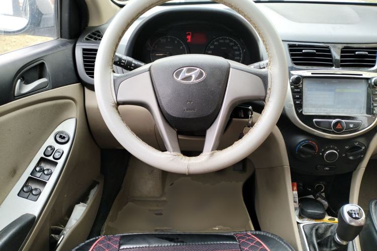 Used Hyundai Verna (older generation) 2014 1.4L Manual Smart GLS Trim