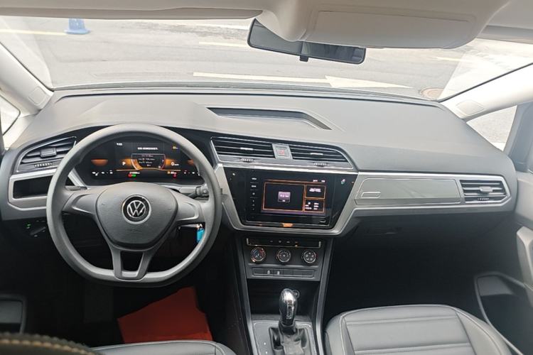 Used Volkswagen Touran 2021 Volkswagen Touran L 280TSI DSG Style Edition 7 Seats
