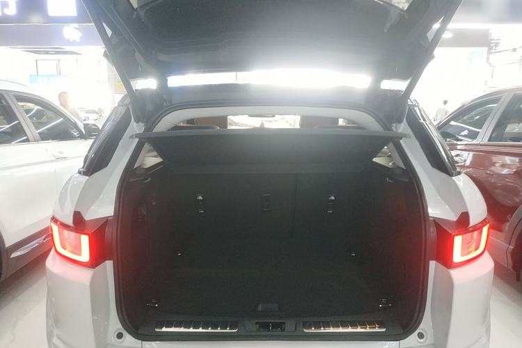 Used Land Rover Range Evoque 2018 240 PS SE Smart Brilliance Edition Trunk