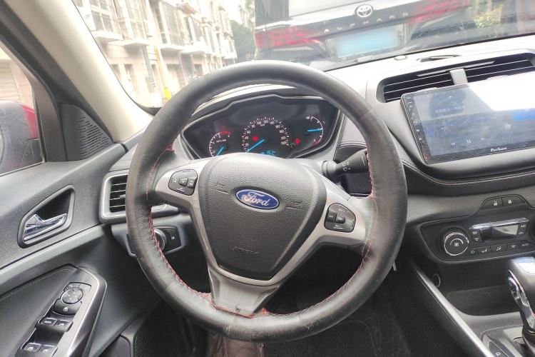 Used Ford Escort 2015 1.5L Automatic Fashion Model

