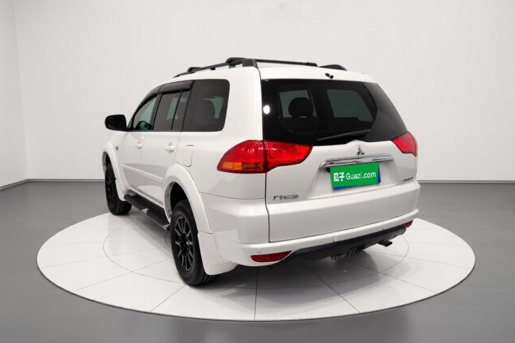 Used Mitsubishi Pajero Sport 2013 3.0L Automatic Two-Wheel Drive Luxury Edition Exterior 2