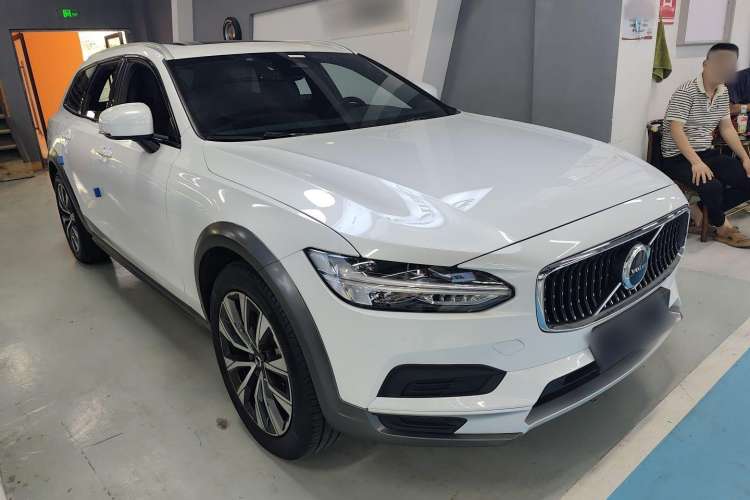 Used Volvo V90 2022 Cross Country B5 AWD Smart Range Edition
