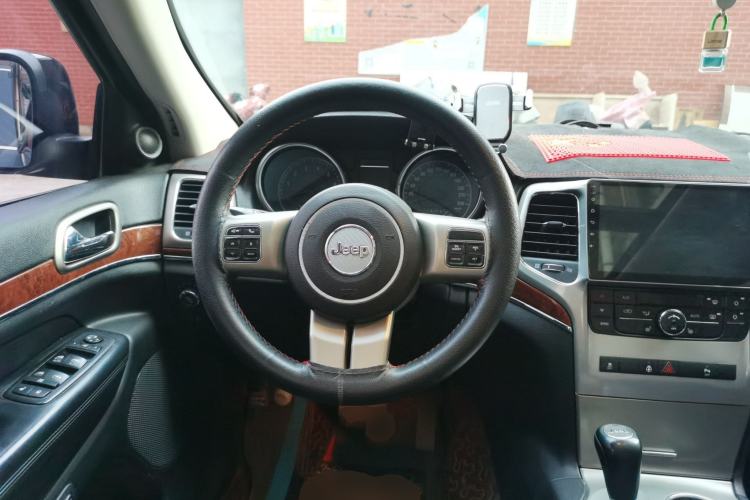 Used Jeep Grand Cherokee 2011 Revised 3.6L Luxury Navigation Edition