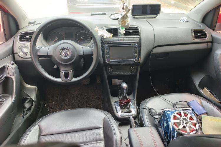 Used Volkswagen Polo 2011 1.4L Automatic ZhiCool Edition Center Console