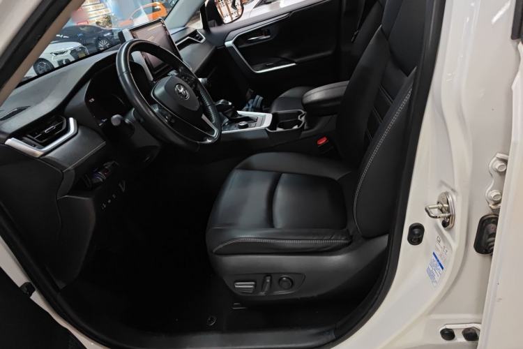 Used Toyota RAV4 2020 Dual-Engine 2.5L E-CVT 4x4 Elite PLUS Edition Left Front Seat