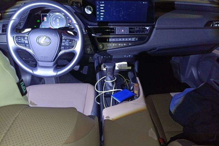 Used Lexus ES 2022 300h Deluxe Edition
