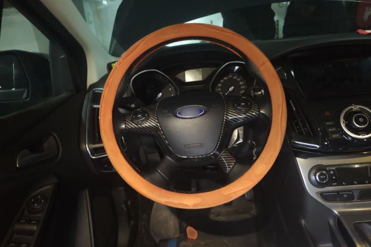 Used Ford Focus 2012 Hatchback 1.6L Manual Fashion Edition
