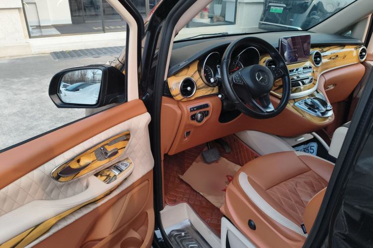 Used Mercedes-Benz V-Class 
