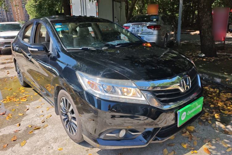 Used Honda Crider 2015 1.8L automatic luxury edition Front Right 45 Deg