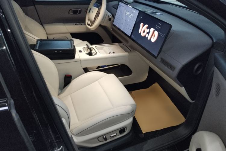 Used Li Auto Li Auto i6 2025 Model Two-Wheel-Drive Standard Type
