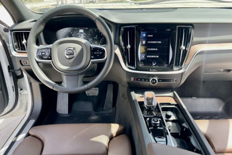 Used Volvo S60 2022 B4 Zhiyuan Luxury Edition
