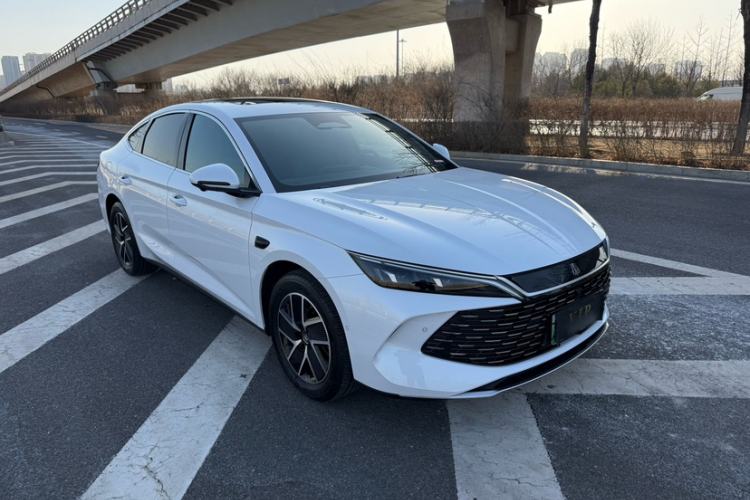 Used BYD Qin L 2025 DM-i Smart Drive 120KM Leading Model
