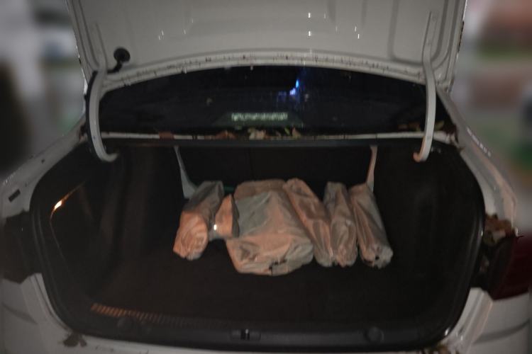 Used Volkswagen Lavida 2015 1.6L Manual Comfort Edition Trunk