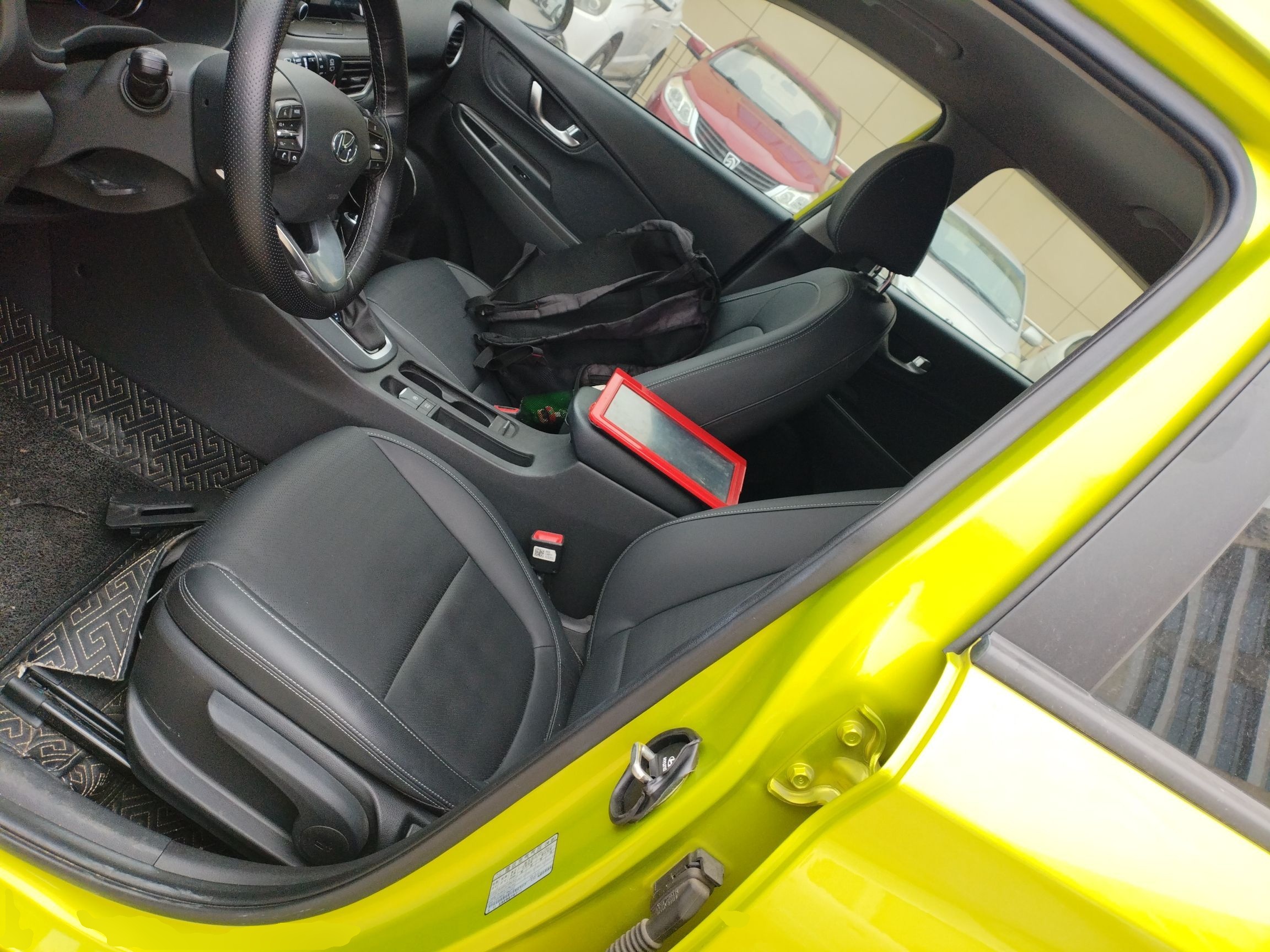 Переднее сиденье в автомобиле